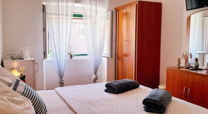 اتاق استاندارد, Pansion Ivan & Ivana