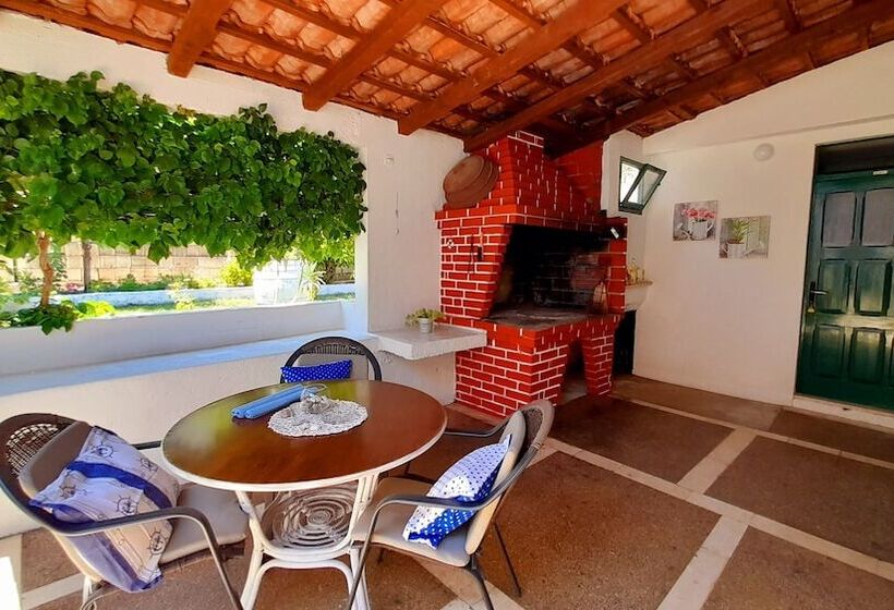 آپارتمان 1 خوابه با تراس, Pansion Ivan & Ivana