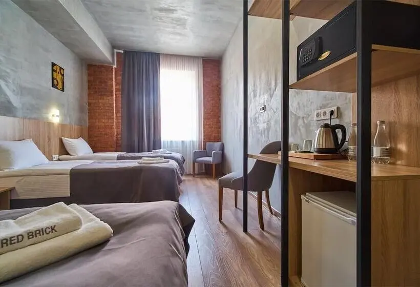 اتاق استاندارد سه نفره, Red Brick Hotel Presnya