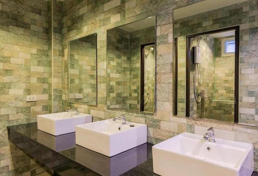 تختخواب در اتاق مشترک, Popeyes Hostel Patong