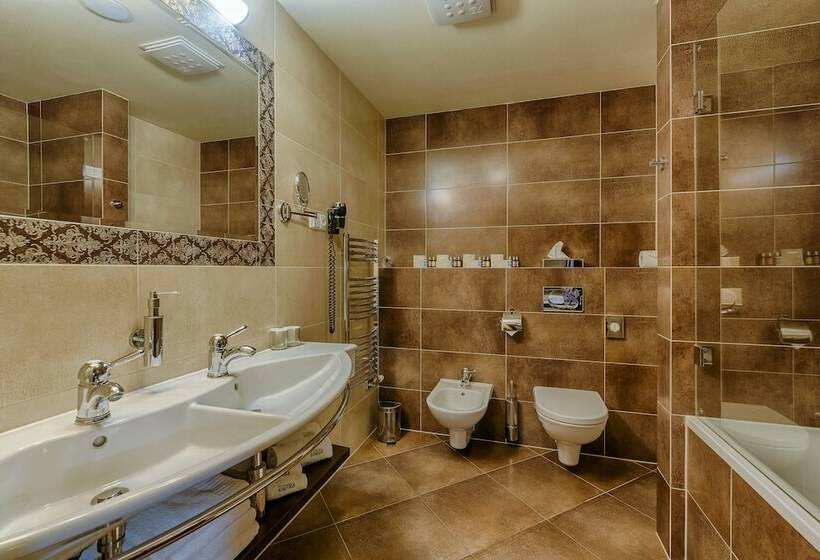 סוויטת פרמיום, Aplend Wellness Hotel Borovica