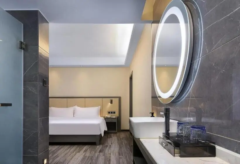 سوییت خانوادگی, Wing Hotel Guilin   Central Square