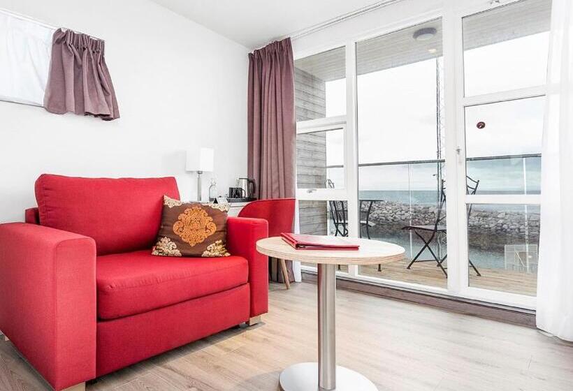 اتاق سوپریور با چشم‌انداز دریا, Duus By Keflavik Airport