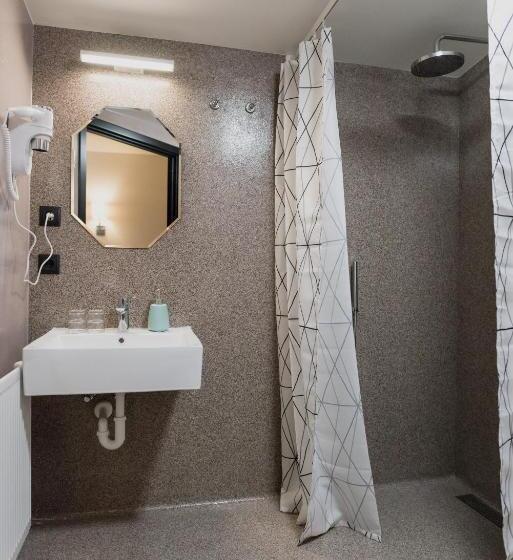 اتاق سوپریور با چشم‌انداز دریا, Duus By Keflavik Airport