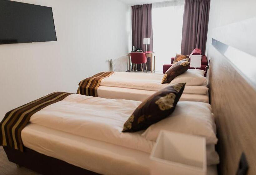 اتاق سوپریور با چشم‌انداز دریا, Duus By Keflavik Airport