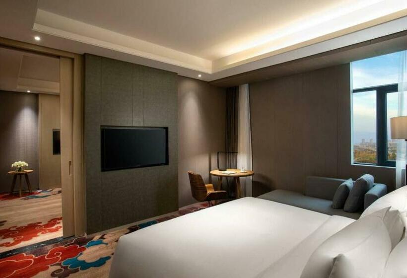 Suite Deluxe, Ramada Wyndham Zhengzhou Xinzheng