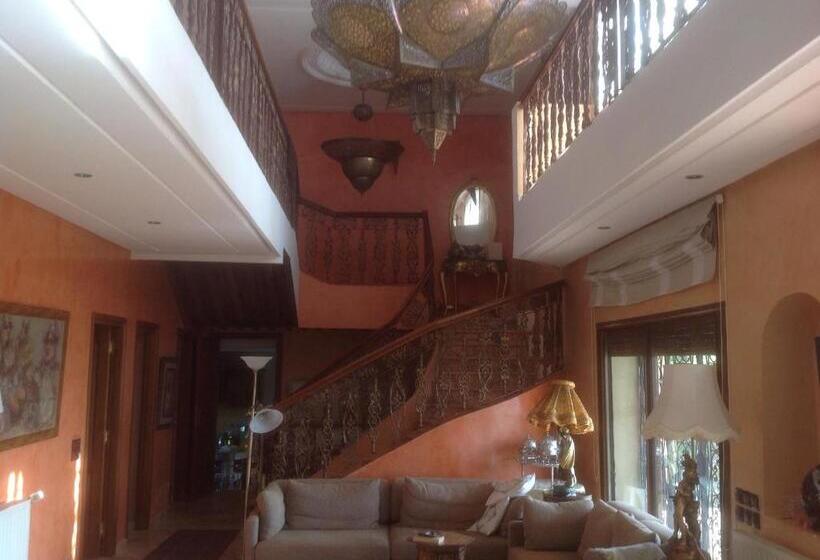 إستوديو قياسى مطلّ علي الحديقة, Palais D Hôtes