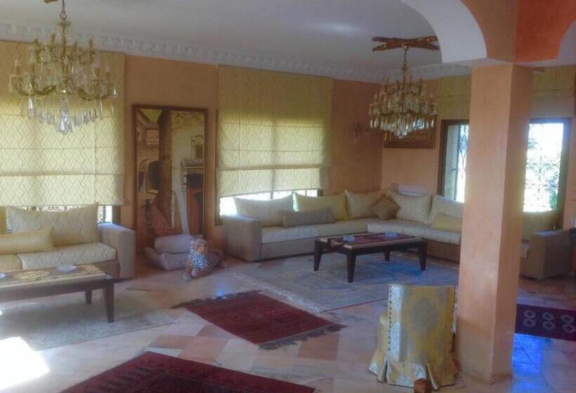 إستوديو قياسى مطلّ علي الحديقة, Palais D Hôtes