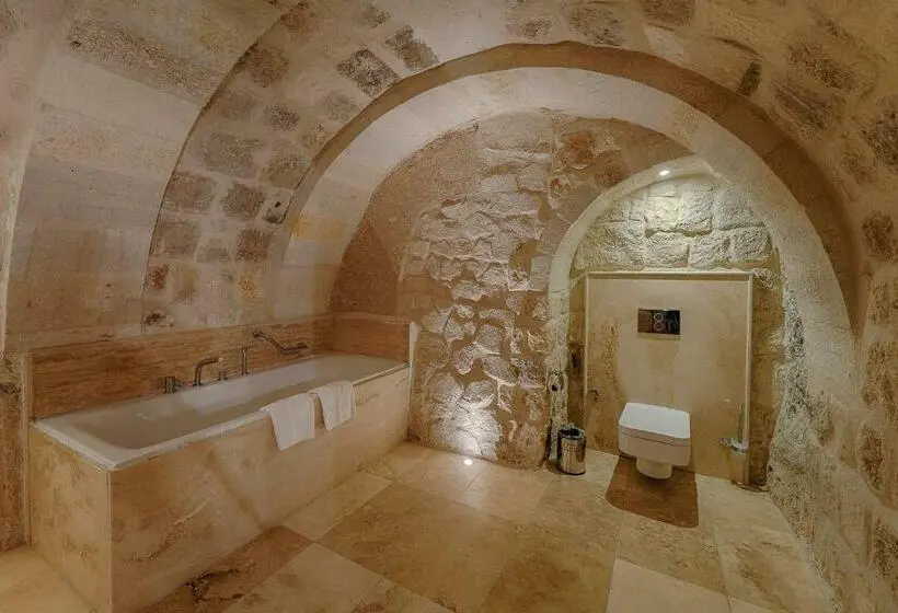سوئیت با بالکن, Taru Cave Suites