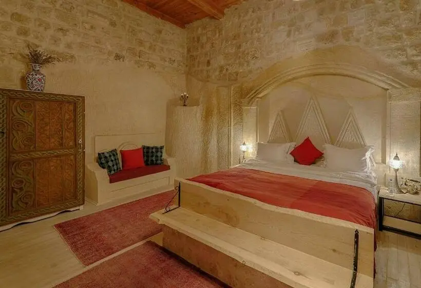 Deluxe Suite King Bed, Taru Cave Suites