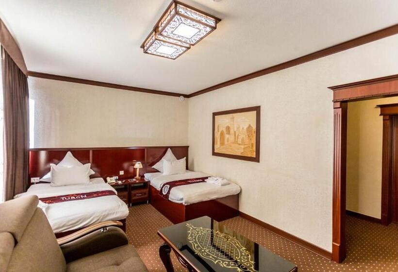 غرفة ديلوكس, Turon Plaza