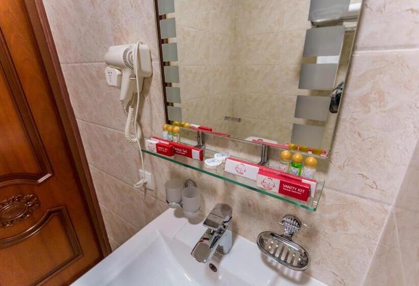 غرفة إقتصادية, Turon Plaza