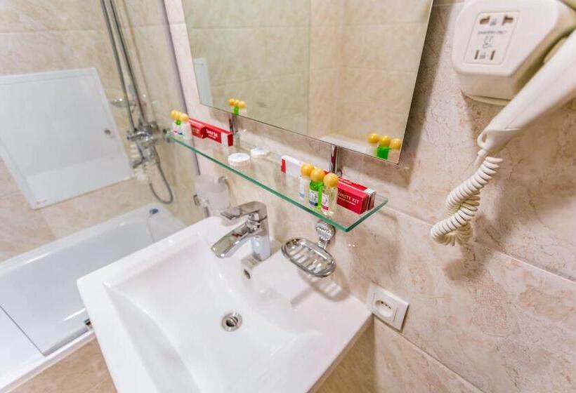 غرفة إقتصادية, Turon Plaza