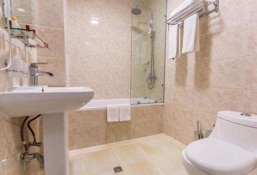 מיטת קינג בסוויטה, Turon Plaza