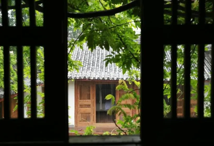 Superior-perhehuone, 吾爱堂