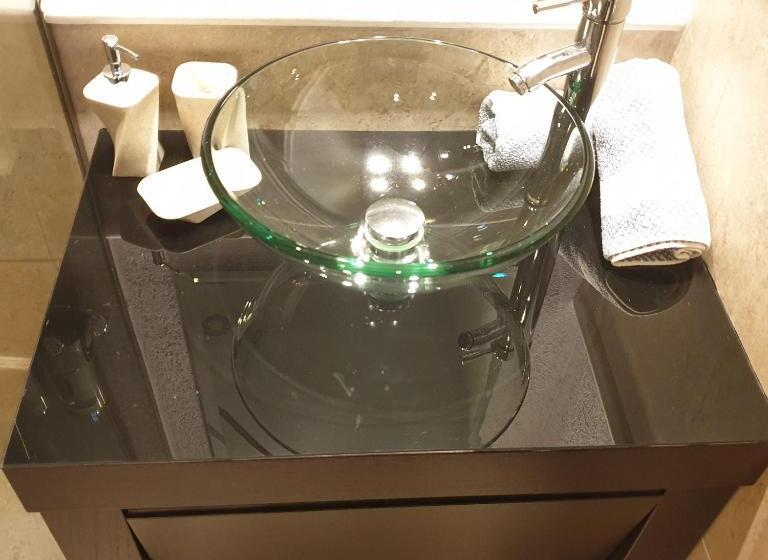 חדר דלוקס לשלושה, Kappa Rooms