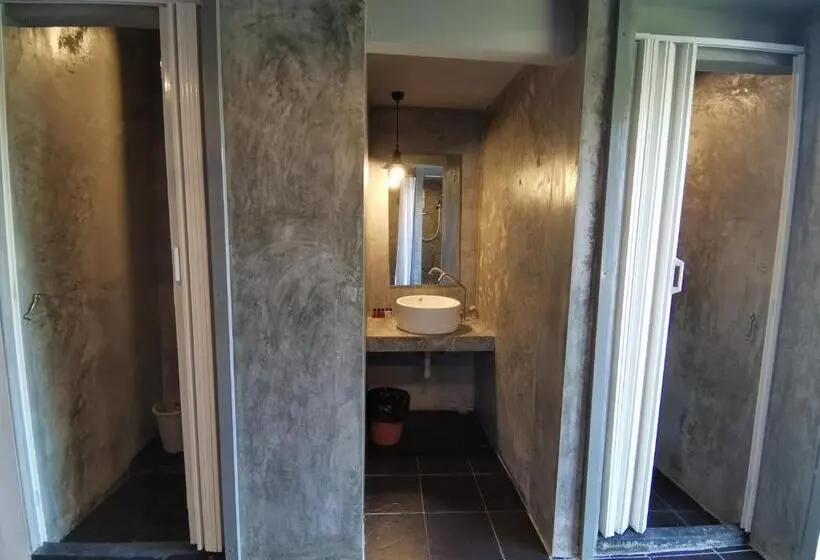 اتاق استاندارد با سرویس بهداشتی مشترک, 8 Sleeper Street Guesthouse