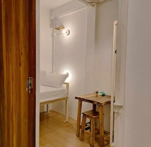 اتاق استاندارد یک تخته با سرویس بهداشتی مشترک, 8 Sleeper Street Guesthouse