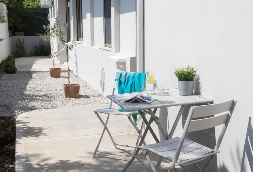 Suite Familiar, Calmare Suites