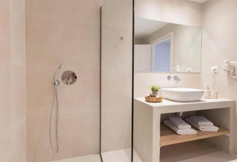 Suite Deluxe Llit King, Calmare Suites