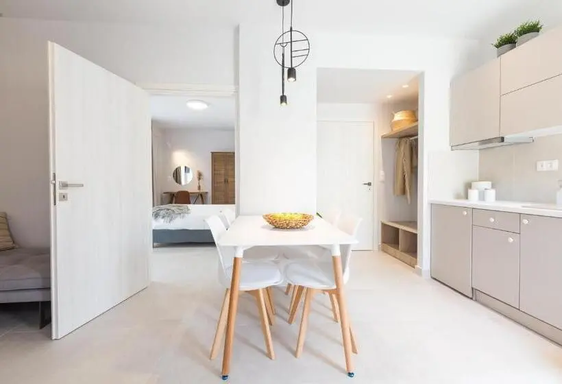 Estudio Estàndard, Calmare Suites