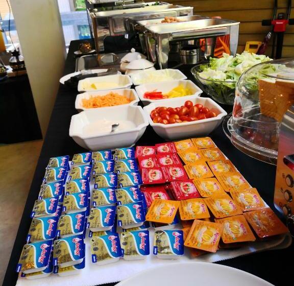 اتاق استاندارد با چشمانداز, A Rock Resort Langkawi Coral Reefs