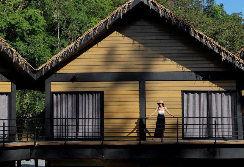 اتاق لوکس با تخت بزرگ, A Rock Resort Langkawi Coral Reefs