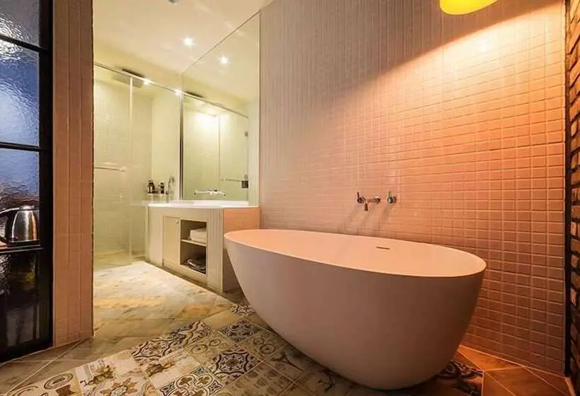 Chambre Standard, March