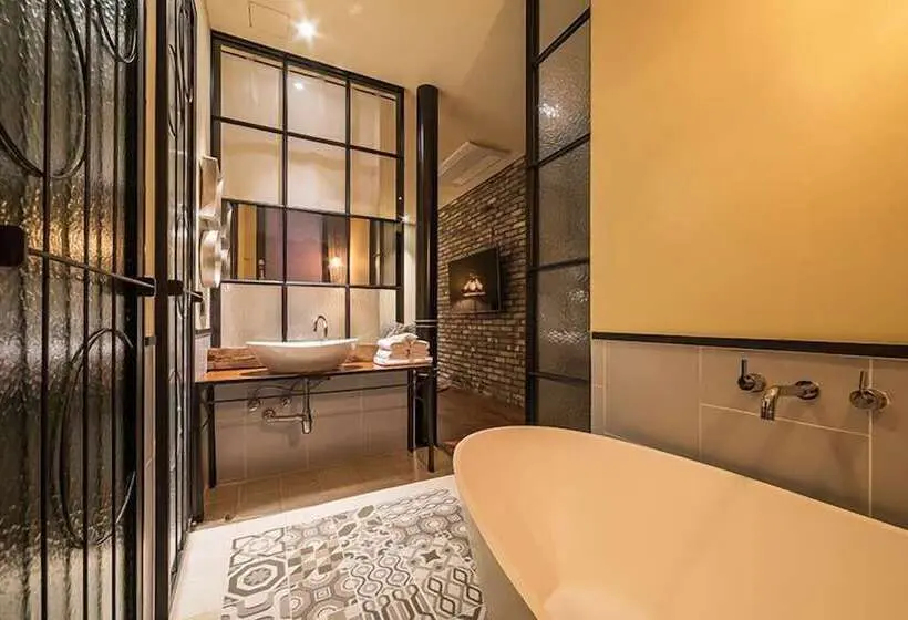 Chambre Standard, March