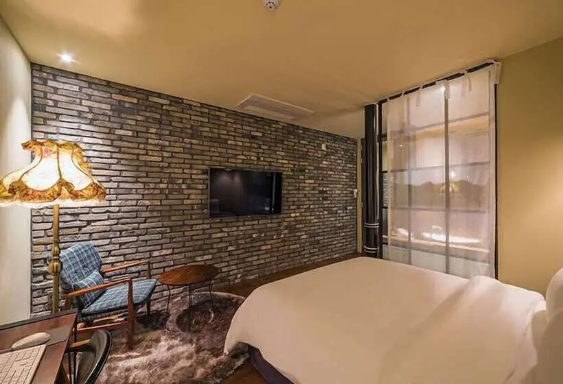 Chambre Standard, March