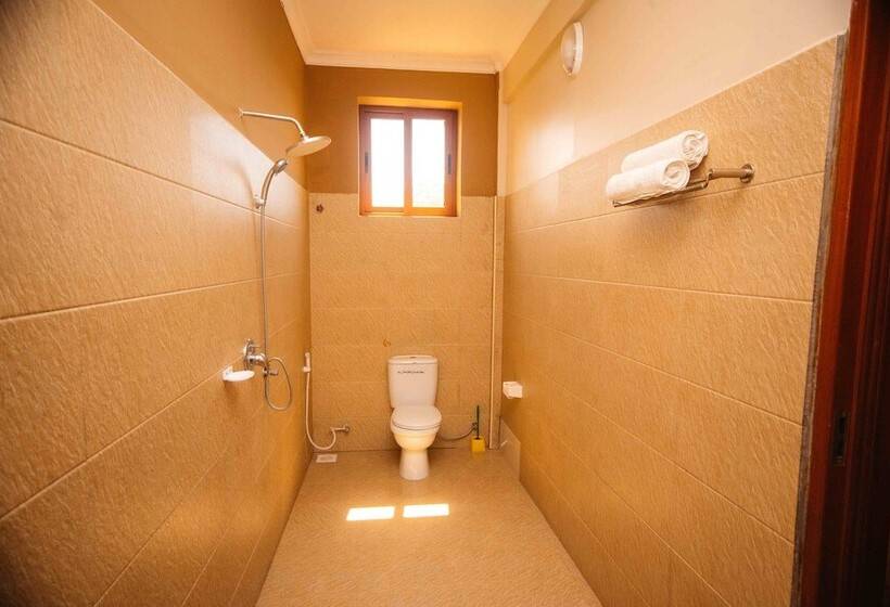 اتاق لوکس سه تخته, Panone Hotel Sakina