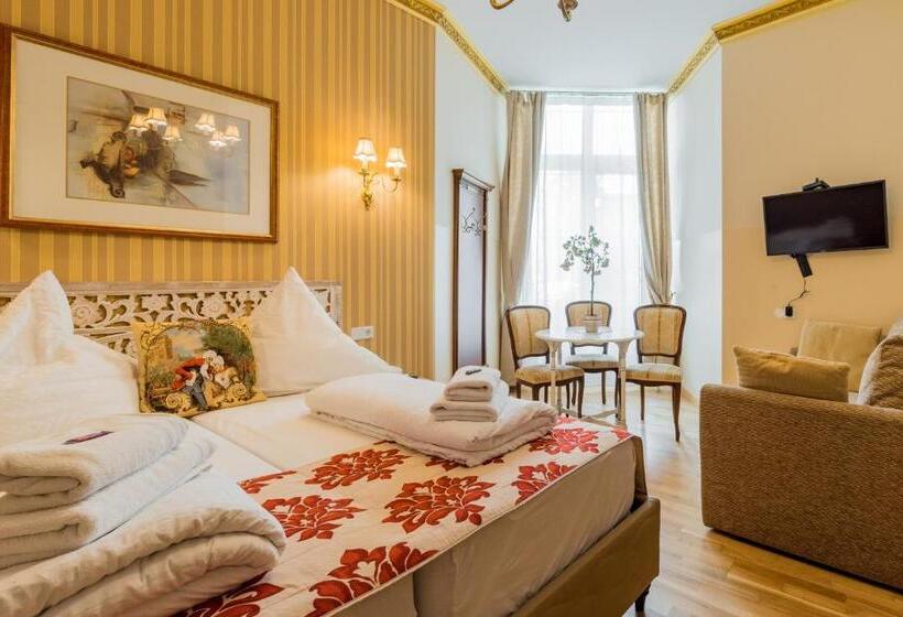 اتاق خانوادگی, Parlamento Rooms