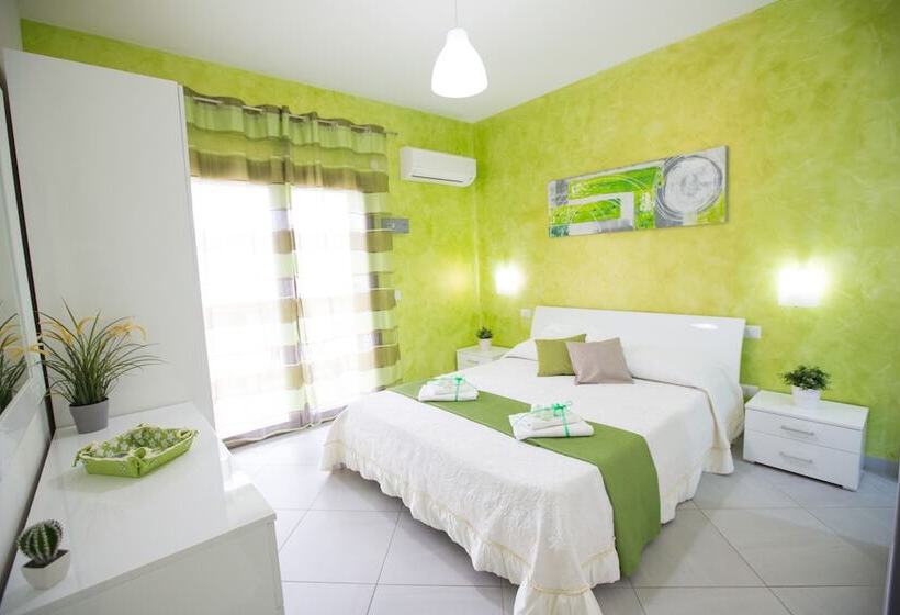 Номер Стандарт Вид на Море с Балконом, B&b Pepito