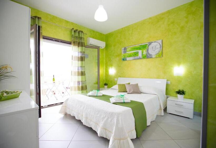 Номер Стандарт Вид на Море с Балконом, B&b Pepito
