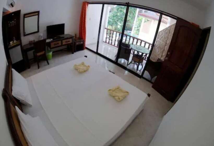 اتاق خانوادگی, Alona Vida Beach Resort