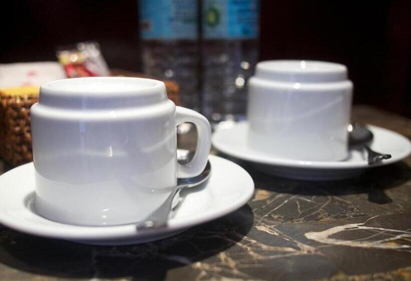 اتاق لوکس, Alona Vida Beach Resort