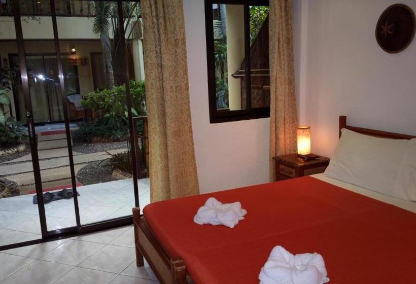 اتاق لوکس, Alona Vida Beach Resort