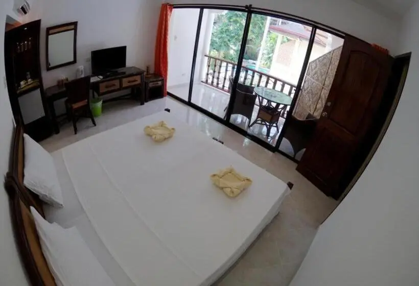اتاق خانوادگی, Alona Vida Beach Resort