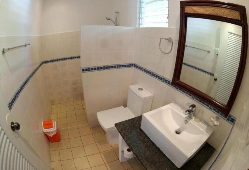 اتاق خانوادگی, Alona Vida Beach Resort