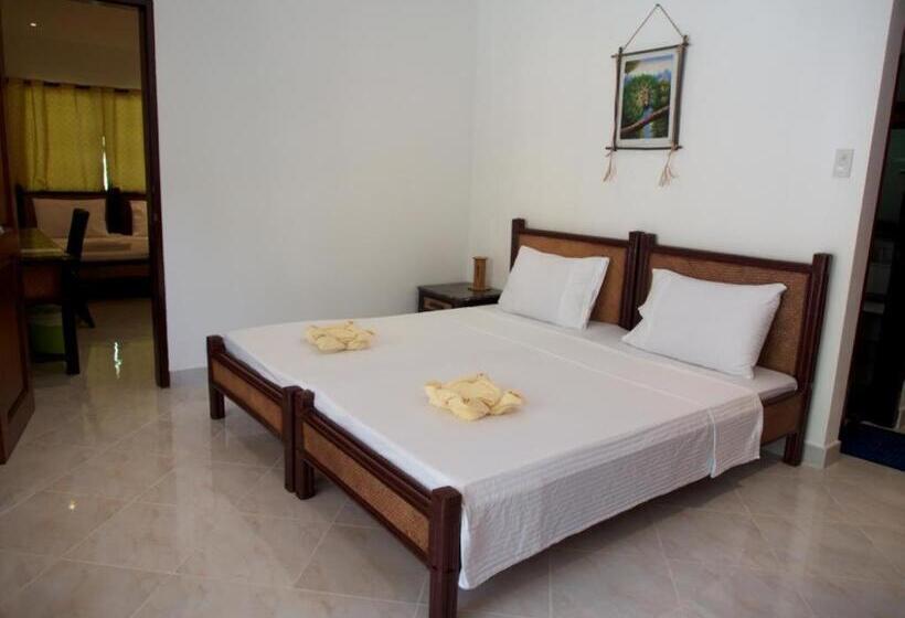 اتاق خانوادگی, Alona Vida Beach Resort