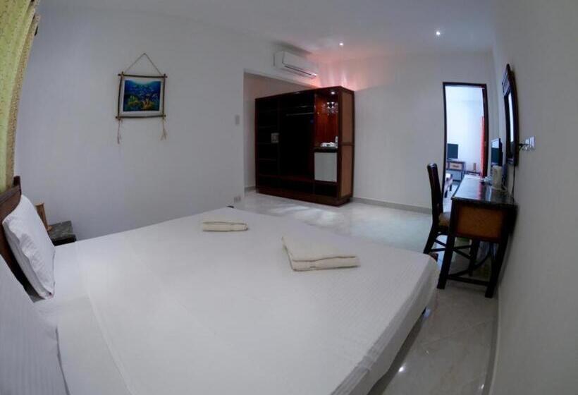 اتاق خانوادگی, Alona Vida Beach Resort