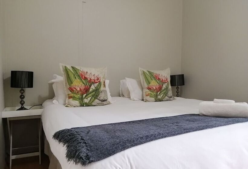 חדר סטנדרט מיטה זוגית, Outeniquabosch Lodge