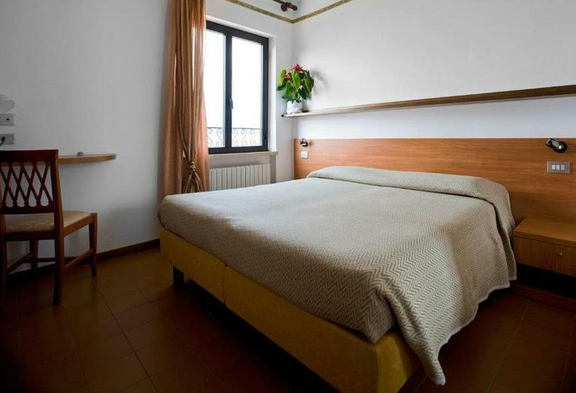 이코노미 룸, Albergo Pace