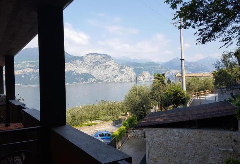 스탠다드 룸 호수 전망, Albergo Pace