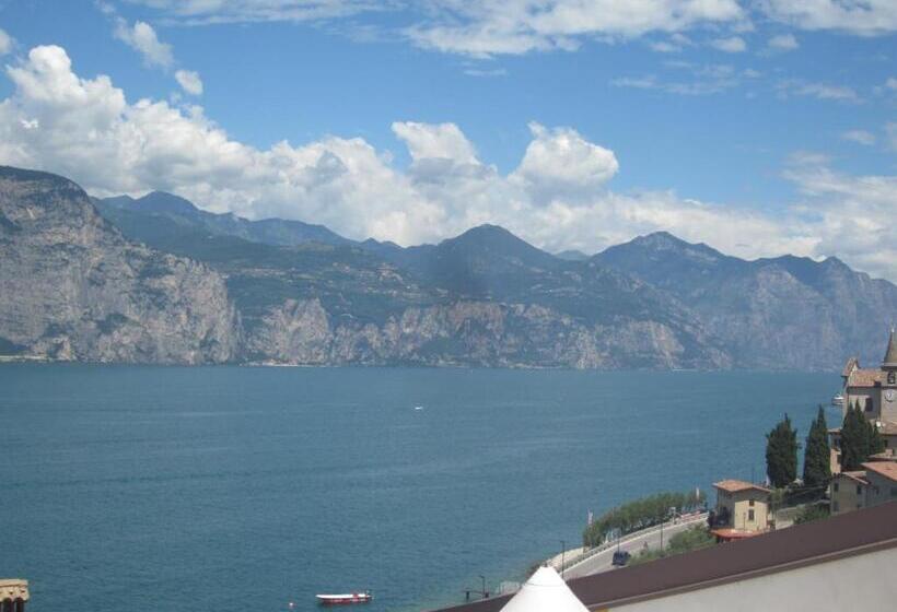 이코노미 룸, Albergo Pace