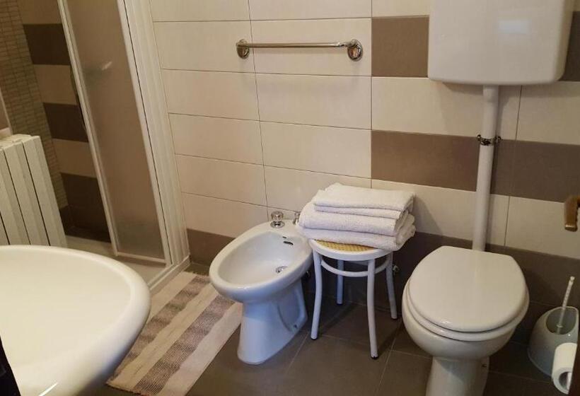 이코노미 룸, Albergo Pace