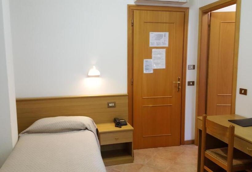 이코노미 싱글 룸, Albergo Pace