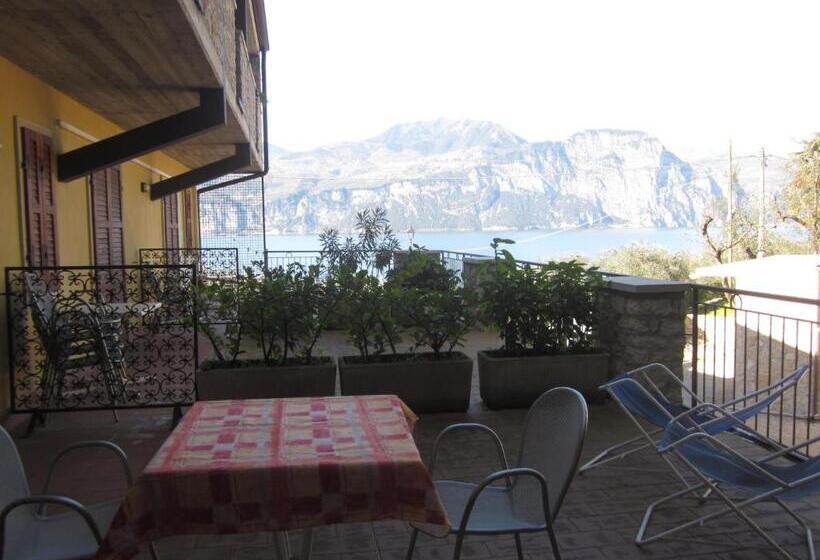 디럭스 룸 호수 전망, Albergo Pace