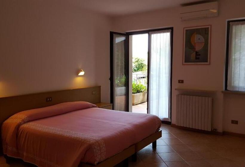 디럭스 룸 호수 전망, Albergo Pace