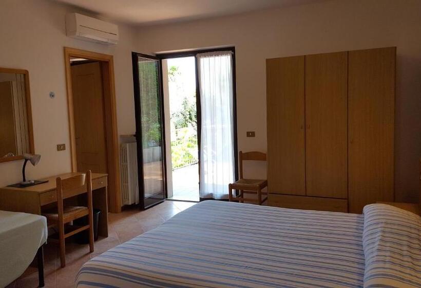 디럭스 룸 호수 전망, Albergo Pace